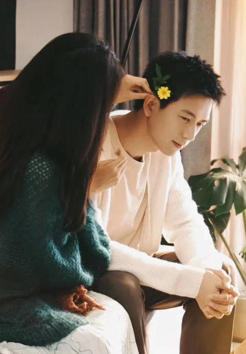 圈内人爆料周雨彤和李现,圈内人爆料恋情升温